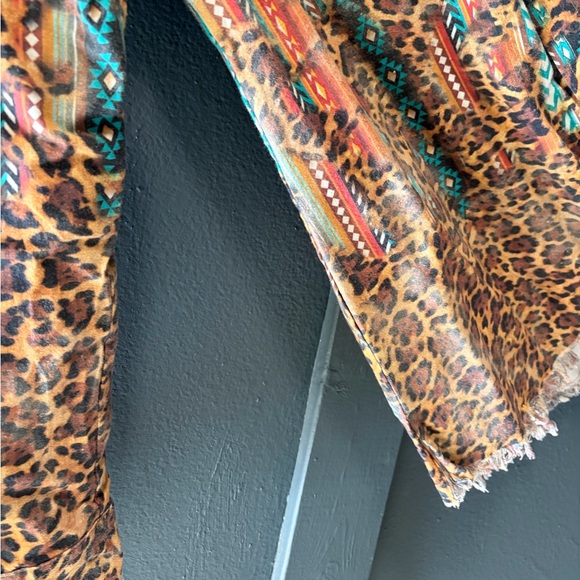 One24 Boutique’s Custom Vintage Raw Hemmed Button Up Shirt - Picture 3 of 5